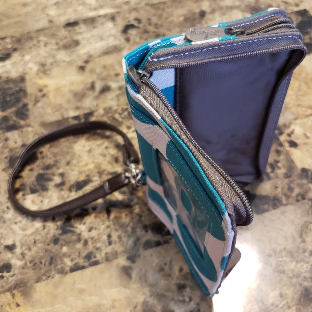 💙 Thirty One Every Day Wristlet